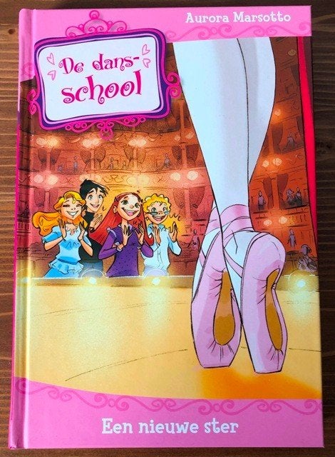 Jeugdboek "De Dansschool - Een Nieuwe Ster", Ophalen of Verzenden, Zo goed als nieuw, Aurora Marsotto, Fictie algemeen