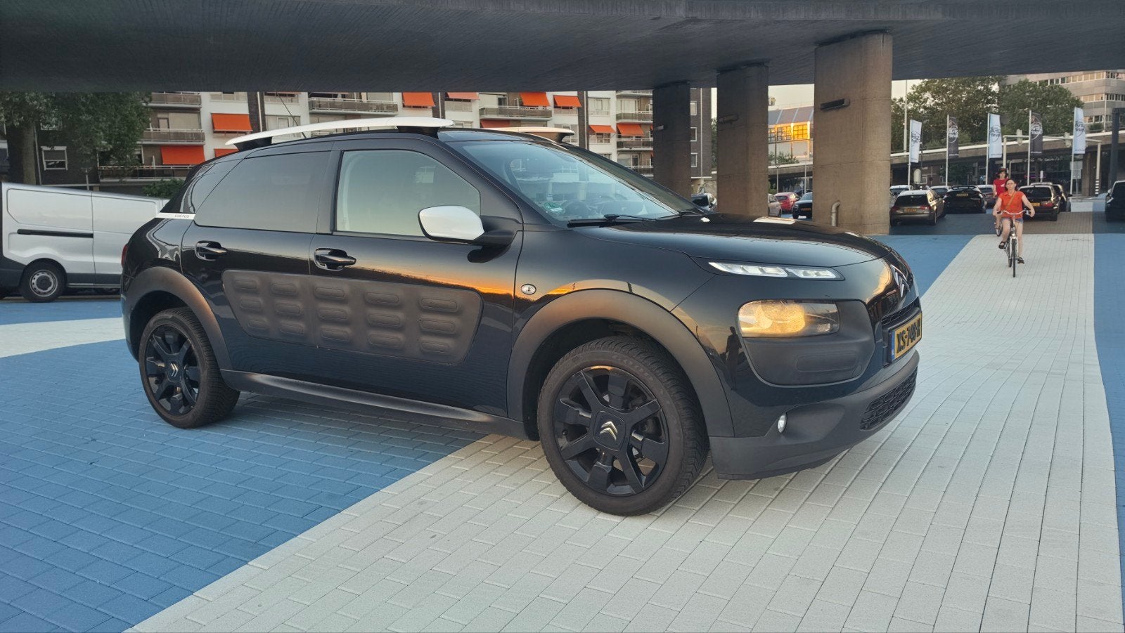 Citroën C4 Cactus 1.2 E-vti 82 Etg5 Airdream 2016 Zwart, Auto's, Stof, 725 kg, C4 Cactus, 950 kg