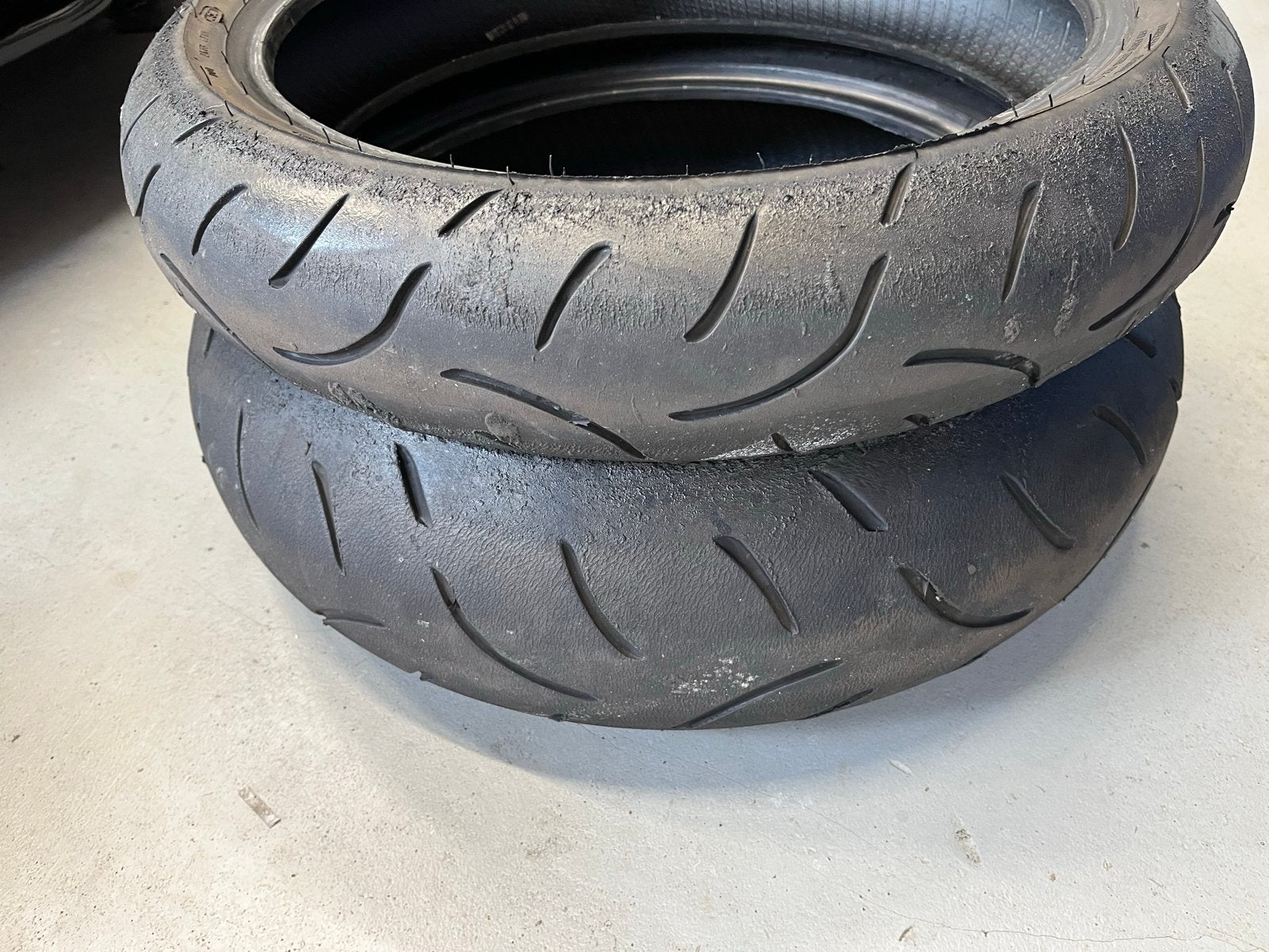 Dunlop motorbanden 180/55R17 en 120/70R17 - Gebruikt, Motoren, Ophalen of Verzenden, Gebruikt