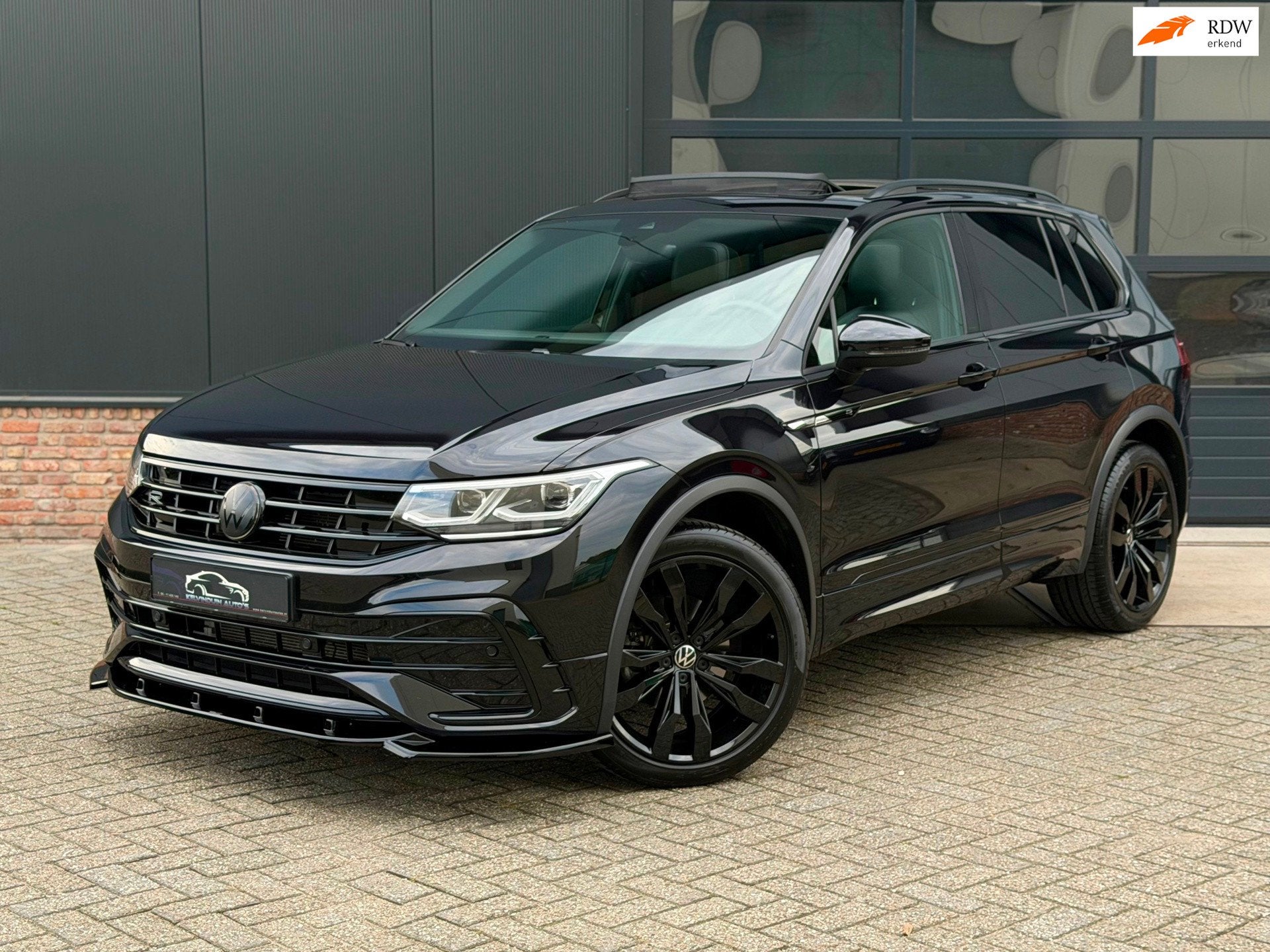 Volkswagen Tiguan 1.5 TSI R-Line Blackstyle/Pano/H&K/Led/BTW