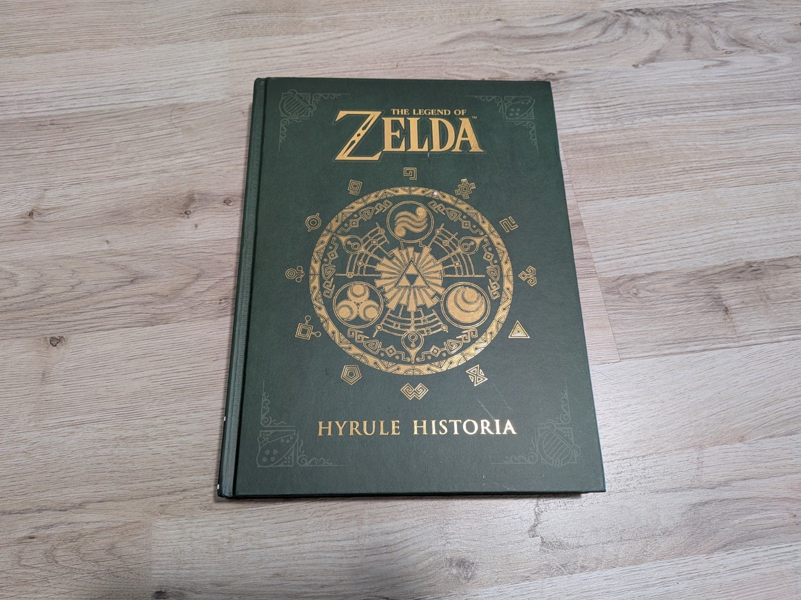 The Legend of Zelda Hyrule Historia Boek - Hardcover, Boeken, Ophalen of Verzenden, Zo goed als nieuw