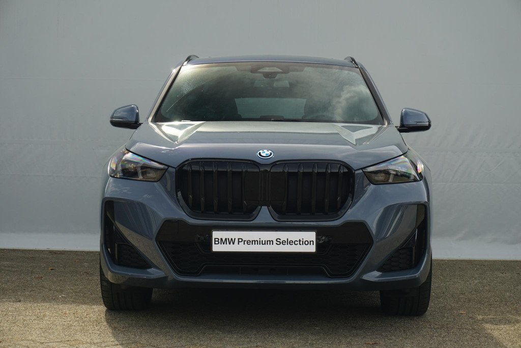 BMW X1 xDrive25e M Sportpakket Pro 20'' / Panoramadak / Harm, Auto's, BMW, Stof, 105 min, Bedrijf, Vierwielaandrijving