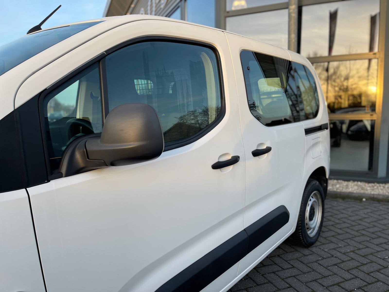 Peugeot Partner 1.2 PureTech Pro | | 16D km! | Dubbele Schui, Auto's, Voorwielaandrijving, Dealer onderhouden, Gebruikt, Wit