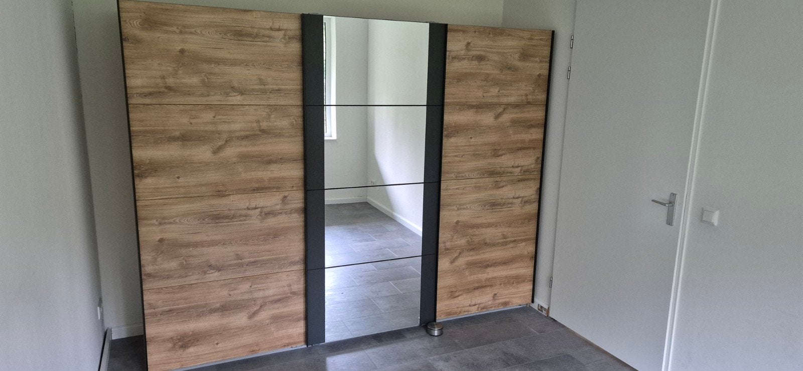 Kledingkast met spiegel en schuifdeuren. vandaag ophalen!!!, Huis en Inrichting, Ophalen, 200 cm of meer, Met plank(en), Nieuw
