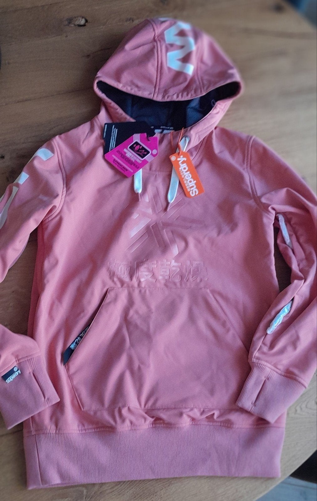 Nieuwe Superdry Snow hoodie - Roze - Maat XXS/34, Kleding | Dames, Wintersportkleding, Overige typen, Superdry, Nieuw, Ophalen of Verzenden