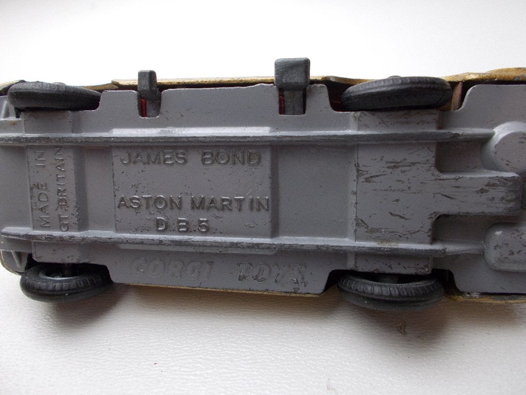 1965 Corgi Toys 261 JAMES BOND ASTON MARTIN DB5 (GOLD) -B-, Hobby en Vrije tijd, Ophalen of Verzenden, Gebruikt, Auto, Corgi