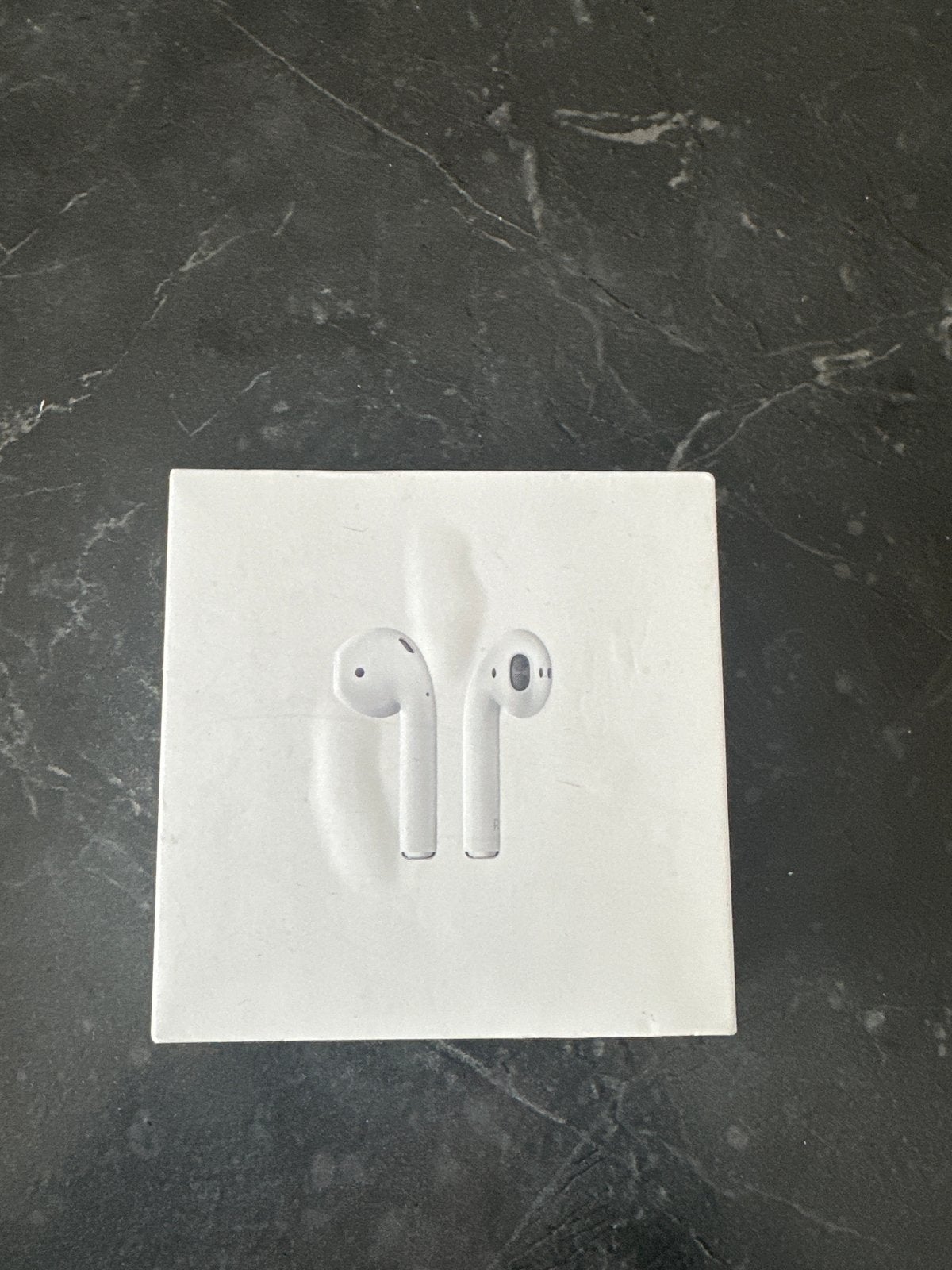 Apple AirPods 2e generatie met oplaadcase, Ophalen of Verzenden, Zo goed als nieuw, Overige merken, Draadloos