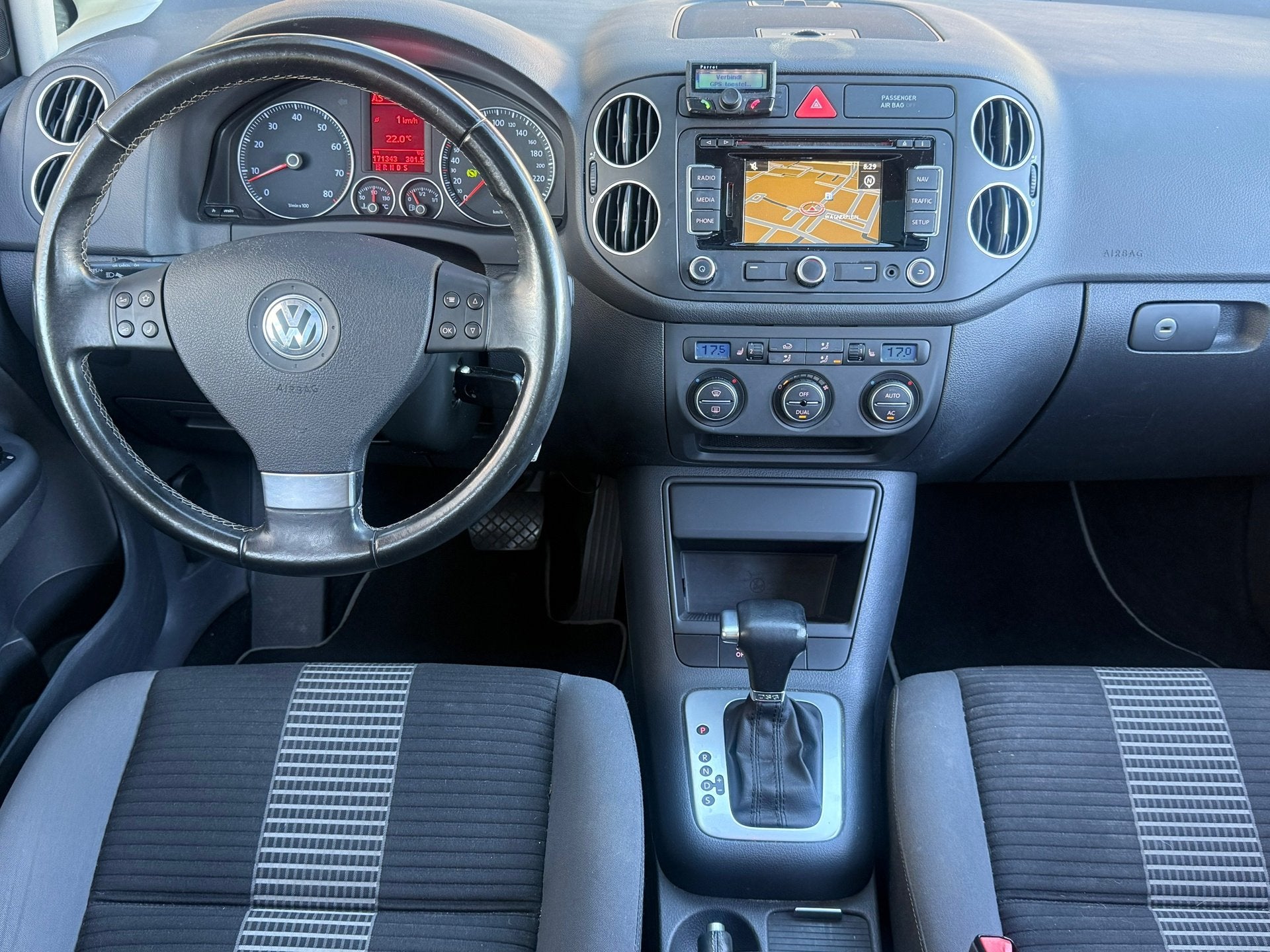 Volkswagen Golf Plus 1.4 TSI AUTOMAAT | SCHUIFDAK | NAVI | N, Gebruikt, Zwart, 4 cilinders, 14 km/l