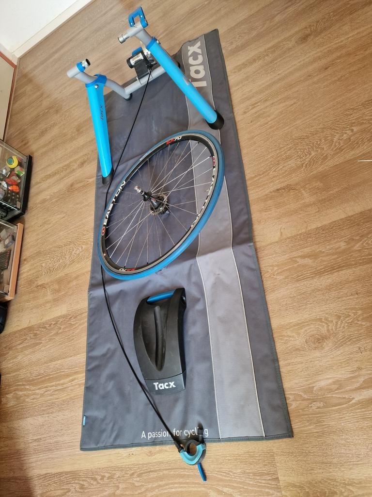 Tacx satori trainingsset met wiel en ultegra cassette, Ophalen, Gebruikt