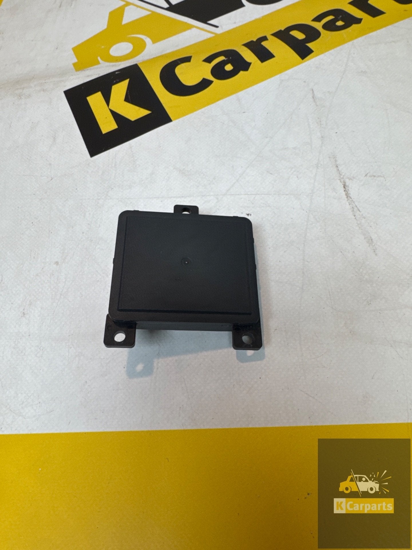 Audi A3 8Y GOLF 8 ACC Radar Sensor Voorzijde 5WA907572B, Info@fabrikant.eu, Fabrikantstraat 1
1000 AA  Amsterdam, NL, Fabrikant BV