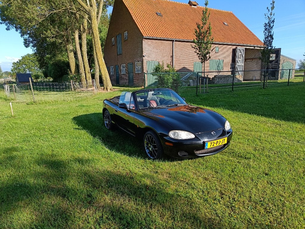 Mazda MX-5 1.6 I 2004 Zwart, Auto's, Mazda, 13 km/l, Achterwielaandrijving, 40 €/maand, 4 cilinders