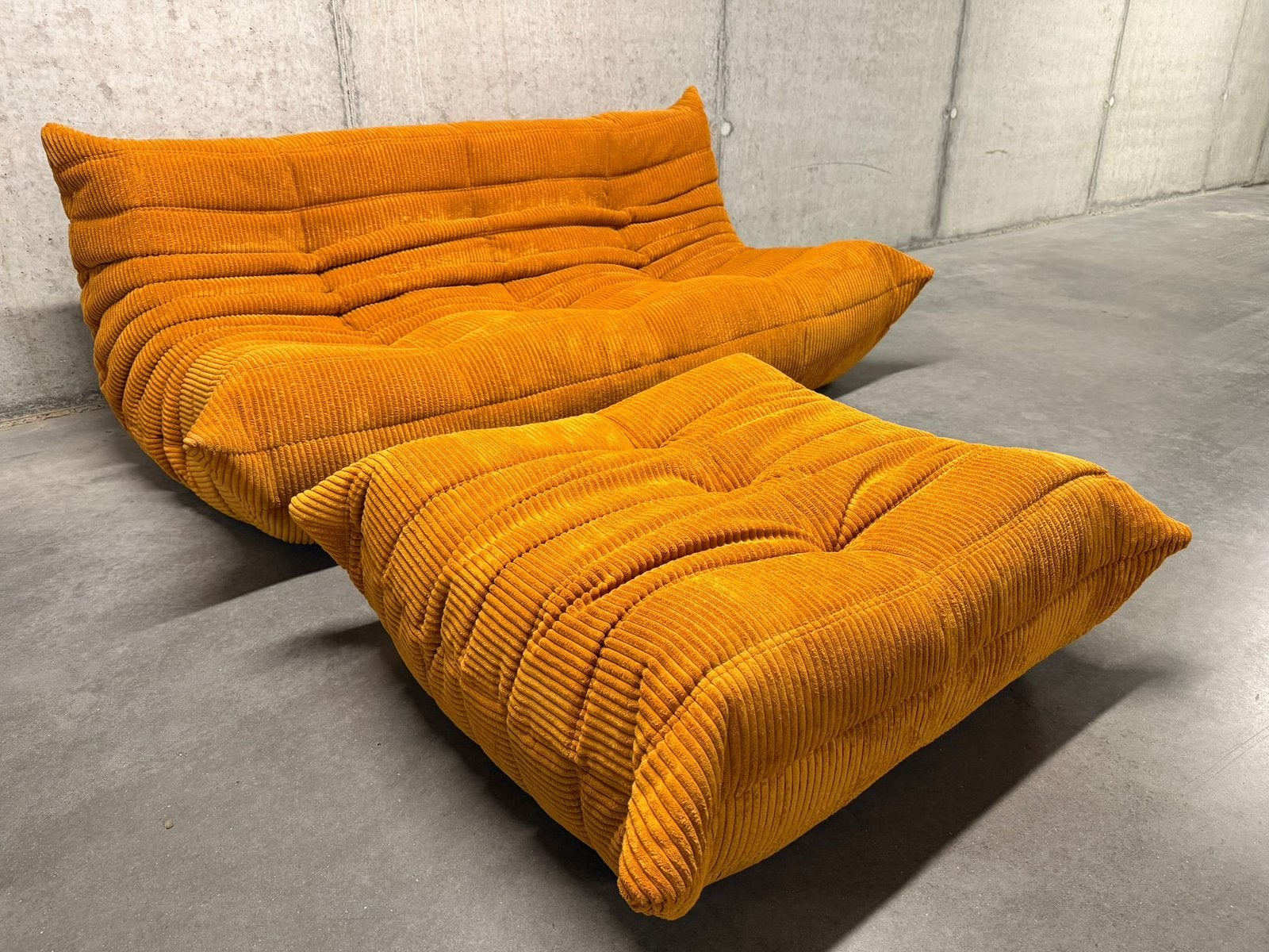 Togo zit en ottoman in Goldenrod ribfluweel, Ophalen of Verzenden, Ligne roset togo