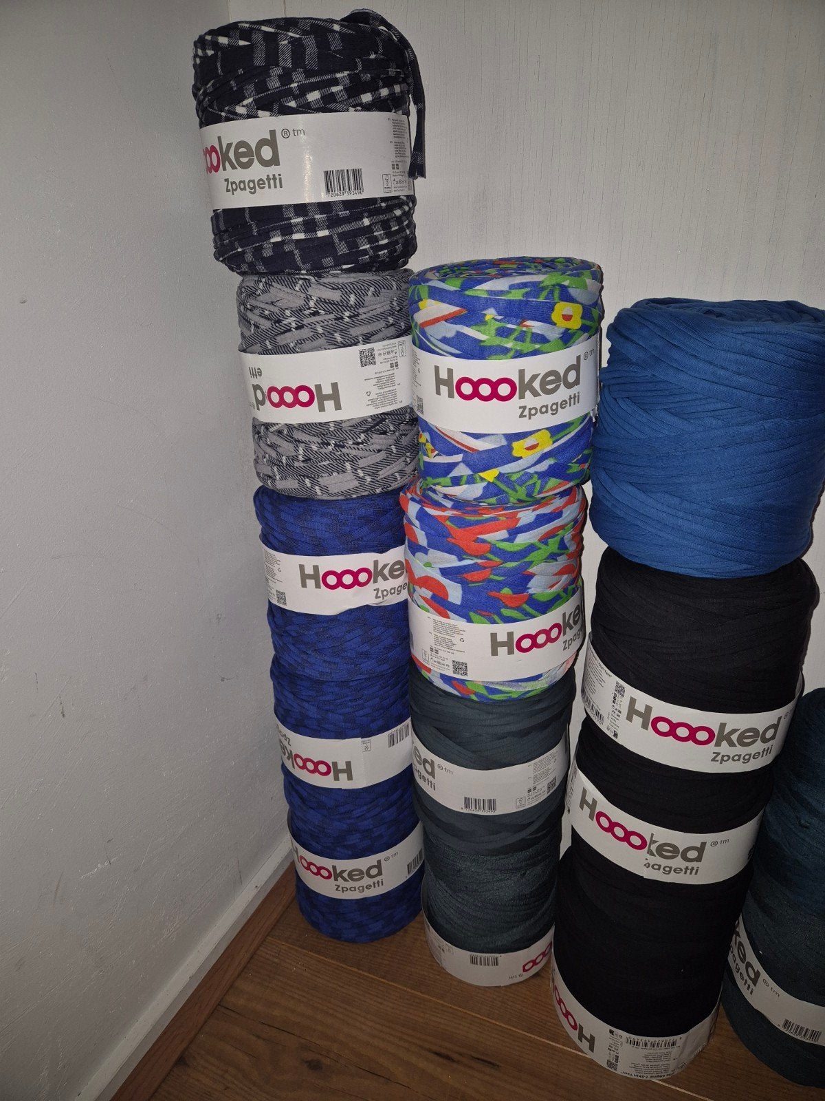 15 Hoooked Zpagetti t-shirt stof + zak zwarte t-shirt garen, Ophalen of Verzenden, Nieuw, Breien of Haken, Wol of Garen