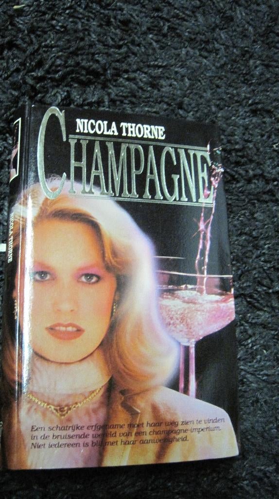 Nicola Thorne - Champagne, Ophalen of Verzenden, Zo goed als nieuw, Nicola Thorne, Nederland