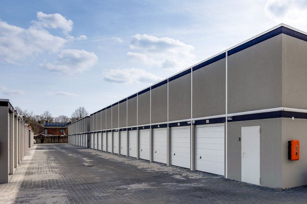 Te koop: garageboxen/bedrijfsruimtes in Weert