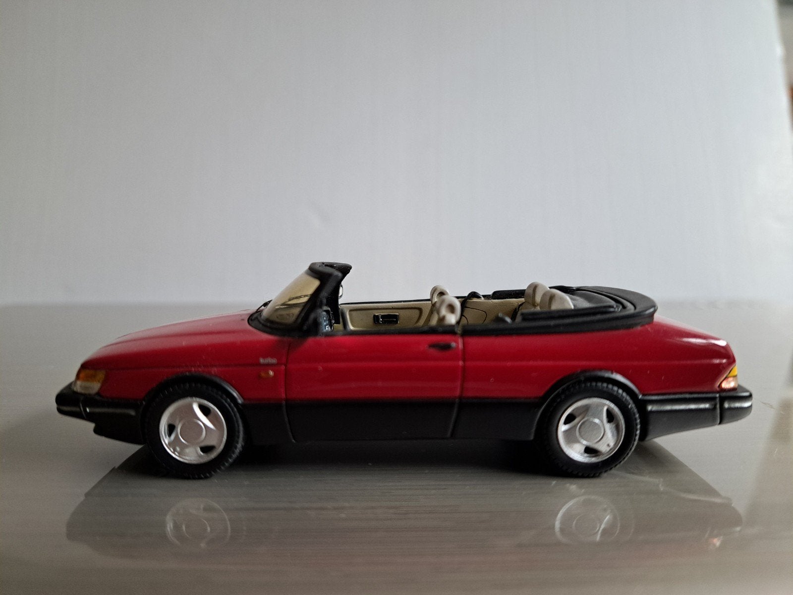 Saab 900 Turbo cabriolet 1987, Neo 1:43, nieuw, Hobby en Vrije tijd, Modelauto's | 1:43, Ophalen of Verzenden, Auto, Overige merken
