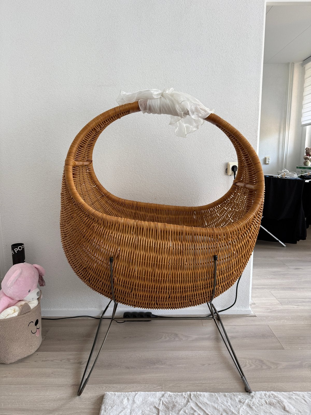 Rotan Wiegje met Onderstel (Celine), Ophalen, Gebruikt, Wieg
