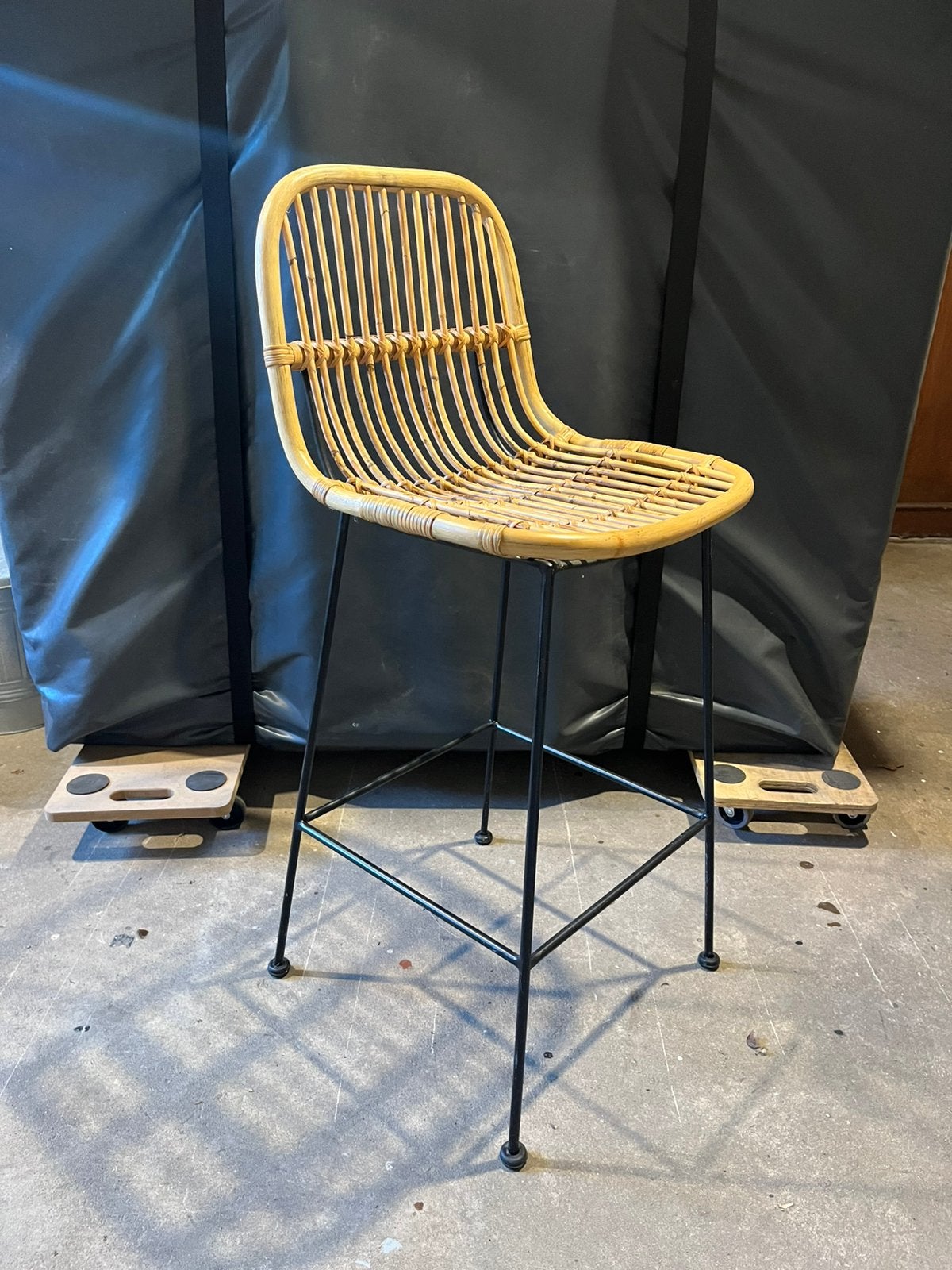 Rotan barkruk 2x, 2 krukken, Ophalen, Zo goed als nieuw, 60 tot 90 cm