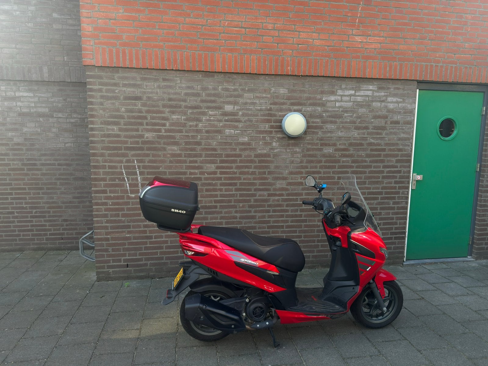 Aprilia SXR 50 – 2024 – Dealer onderhouden – Veel extra’s, Fietsen en Brommers, Ophalen, Zo goed als nieuw, Benzine, Overige merken