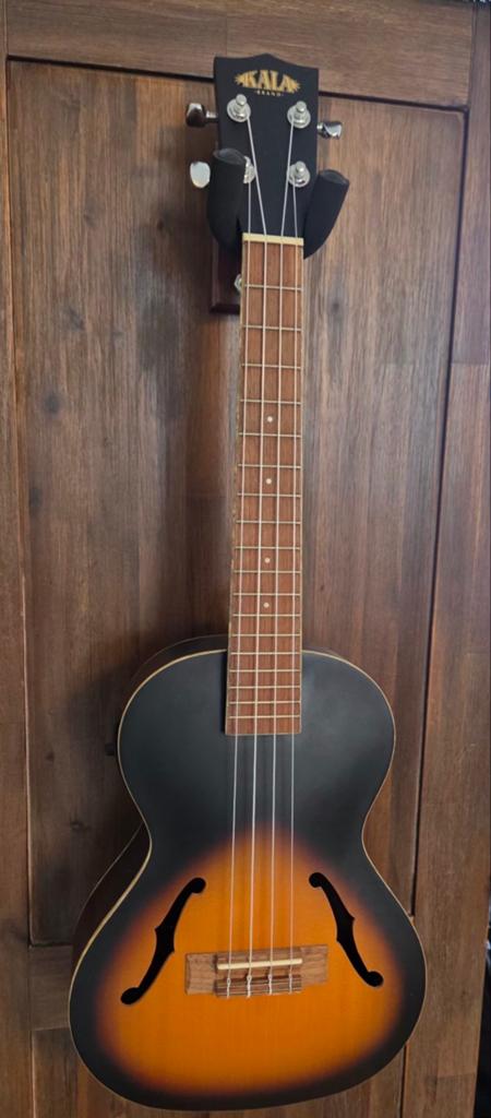 Kala Archtop Sunburst Tenor elektrisch-akoestische ukelele, Ophalen of Verzenden, Zo goed als nieuw, Ukelele