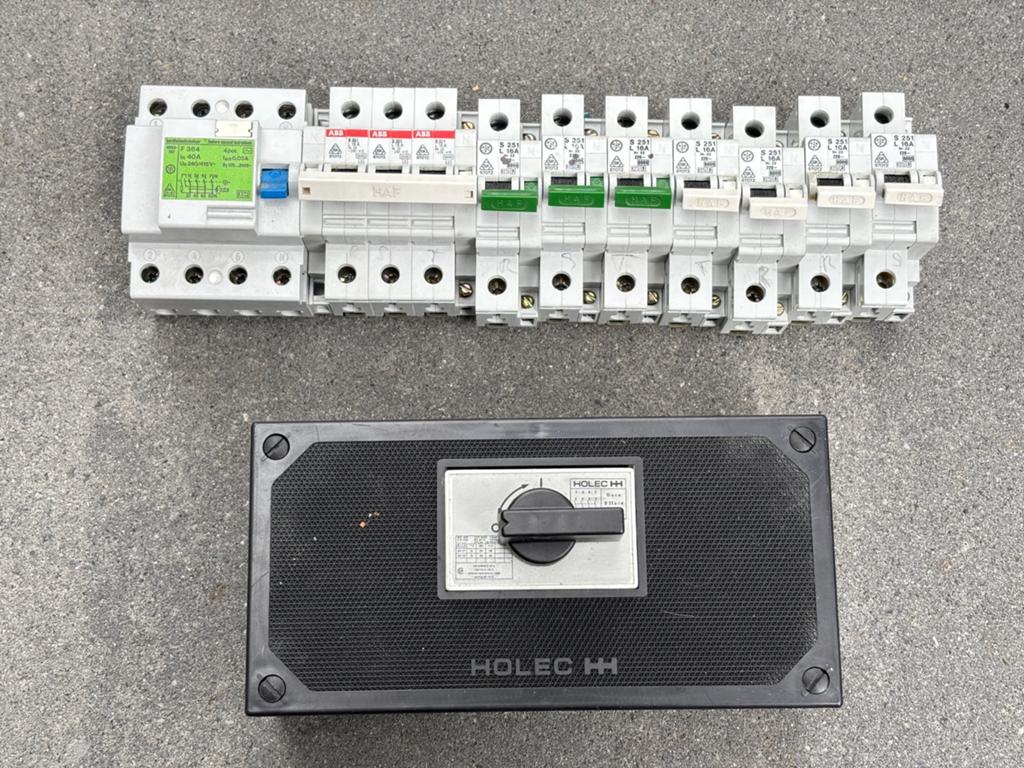 ABB Groepenkast Componenten & Holec Schakelaar, Doe-het-zelf en Verbouw, Elektra en Kabels, Gebruikt, Schakelaar, Ophalen