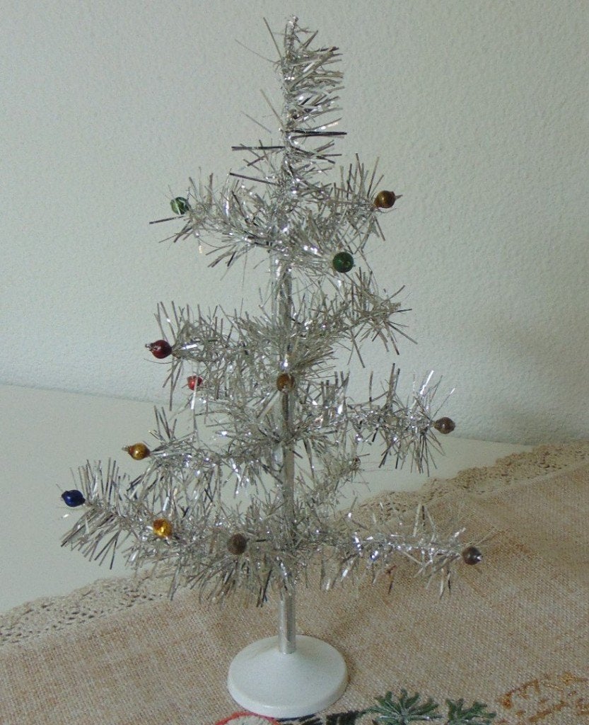 Antiek silver tinsel kerst boompje met glazen balletjes, Diversen, Ophalen of Verzenden, Gebruikt