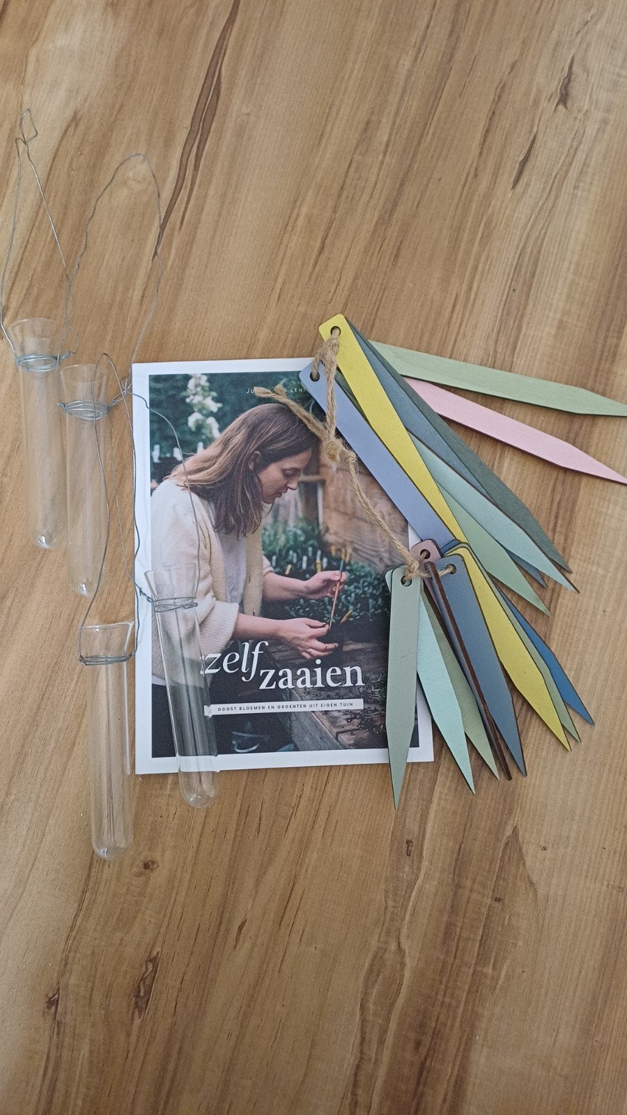 Tuinboek & accessoires, Ophalen of Verzenden, Zo goed als nieuw