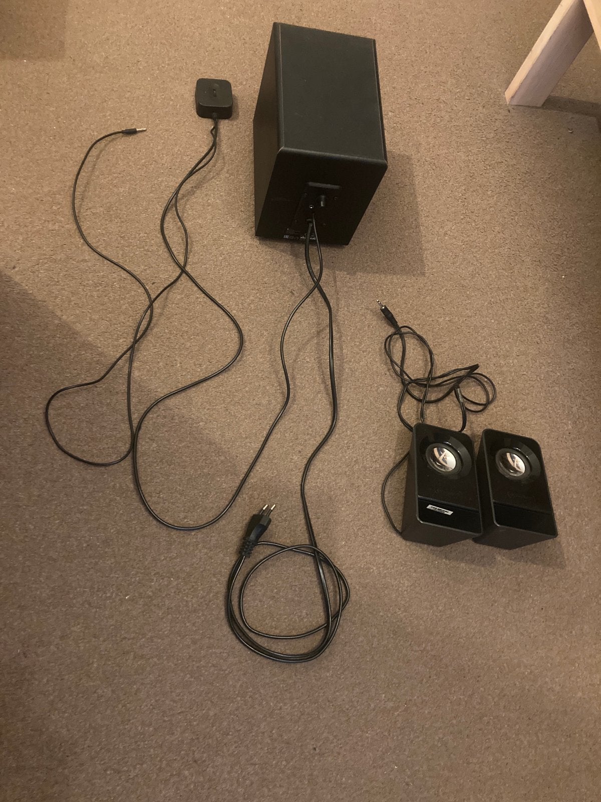 Logitech Z213 speakers en subwoofer, Computers en Software, Pc speakers, Ophalen of Verzenden, Zo goed als nieuw, Audiokanaal 2.1