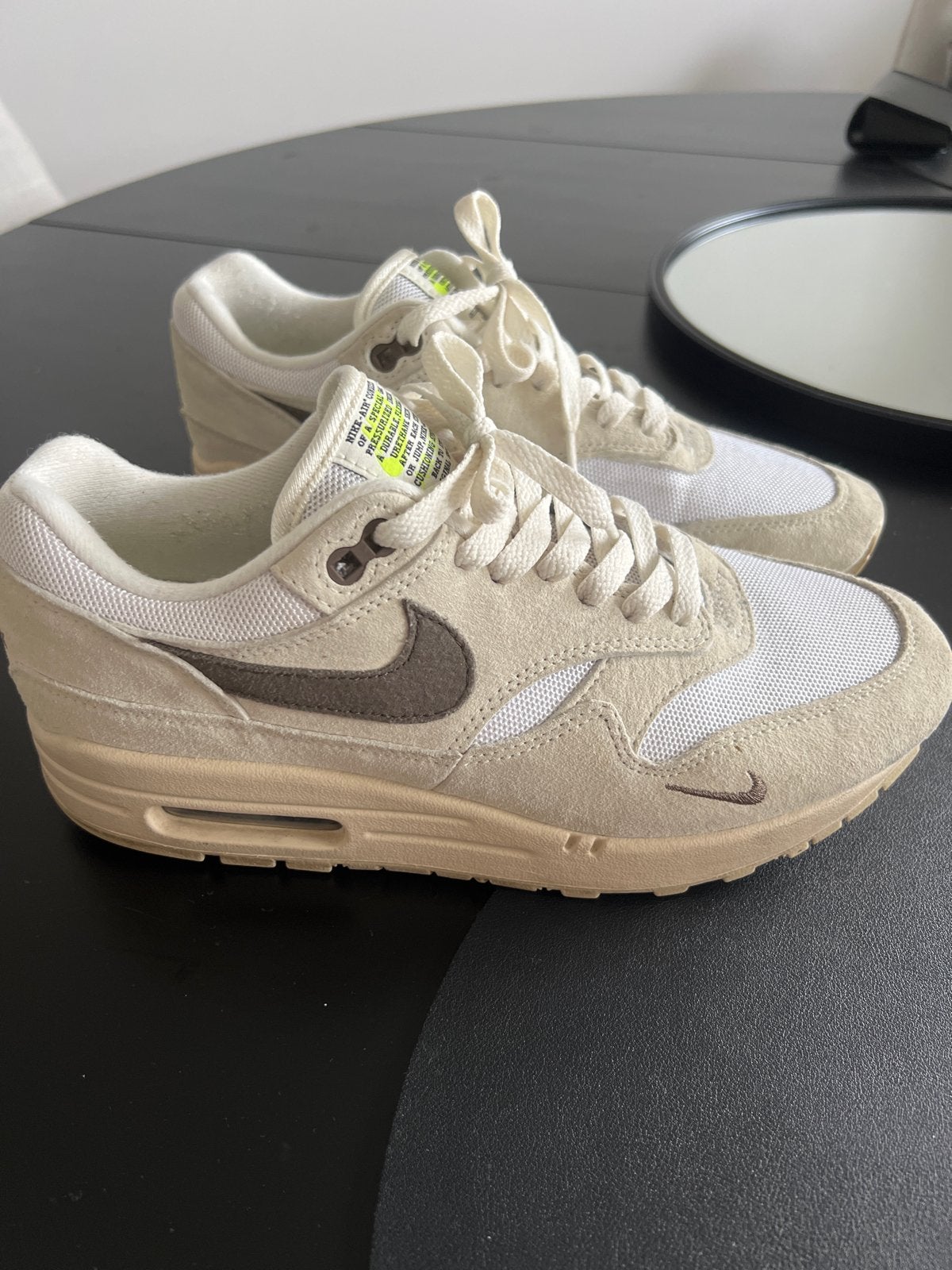 Nike Air Max 1 '86 OG Big Bubble 'Light Bone', Kleding | Dames, Schoenen, Zo goed als nieuw, Sneakers of Gympen, Beige, Ophalen of Verzenden