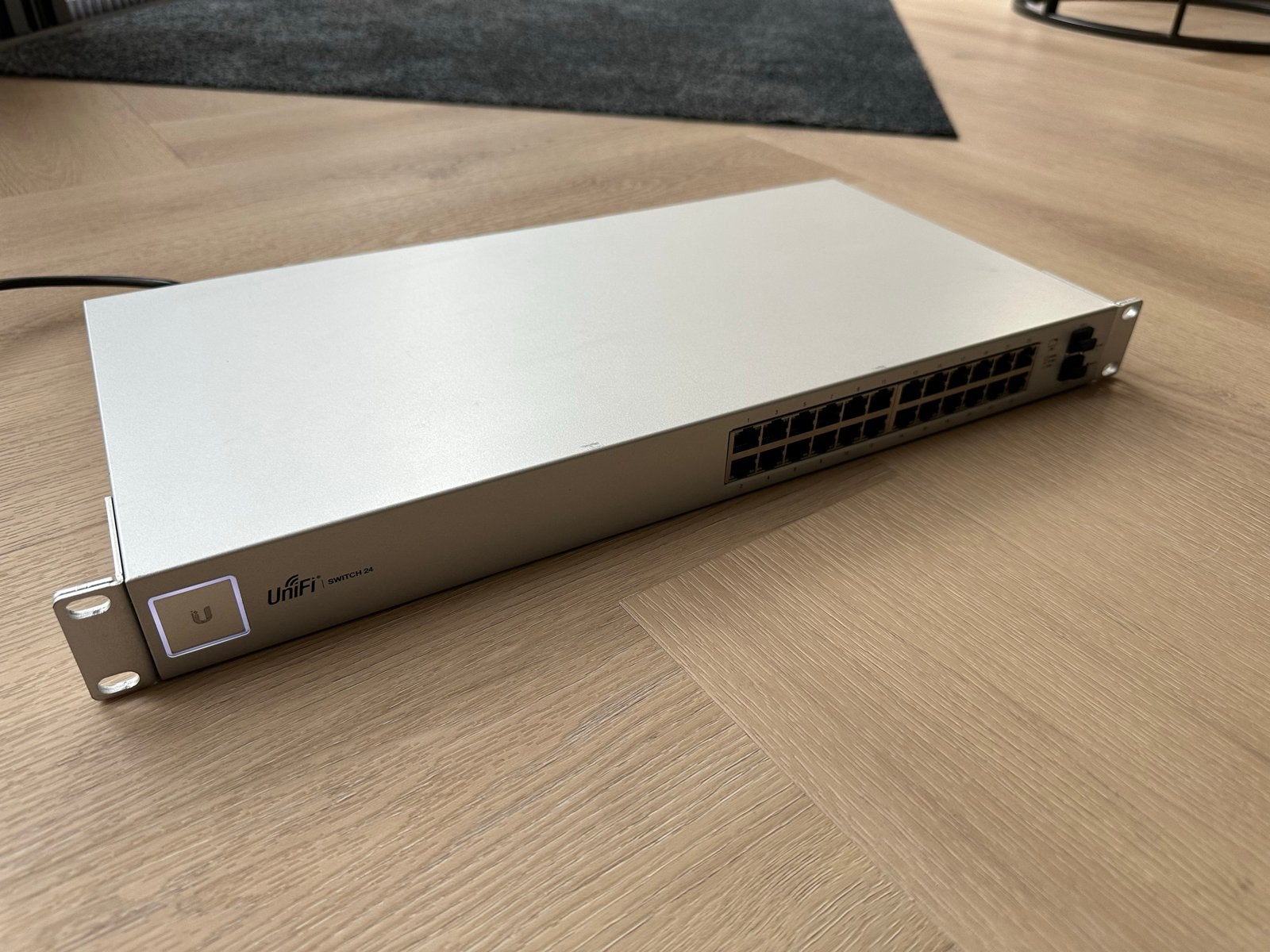 Ubiquiti UniFi Switch 24 (US-24) - Managed Gigabit Switch, Computers en Software, Ophalen of Verzenden, Zo goed als nieuw