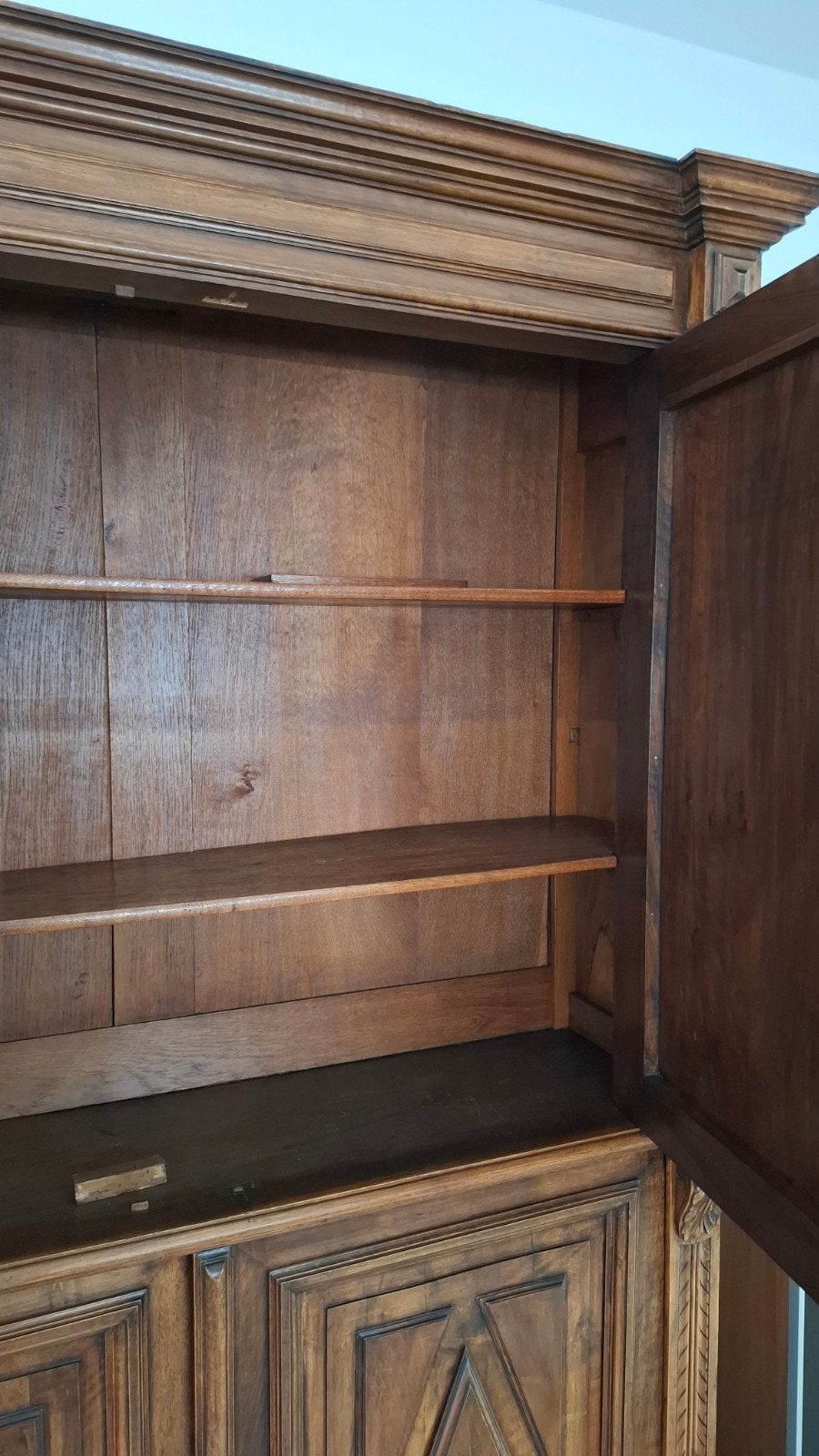 Foto 12 van Slanke Ondiepe Belgische Eiken Boeken/Servies Kast
