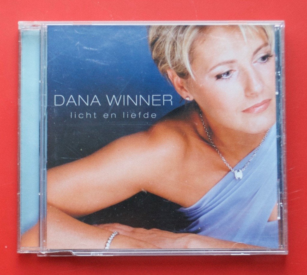 cd Dana Winner Licht en liefde uit 2000 Ik geloof en Wie?, Cd's en Dvd's, Cd's | Pop, Gebruikt, Ophalen of Verzenden