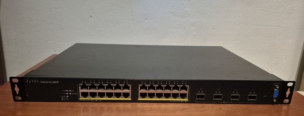 ZyXEL XGS2210-28HP Managed Switch | 24x Gigabit PoE+, Ophalen of Verzenden, Gebruikt
