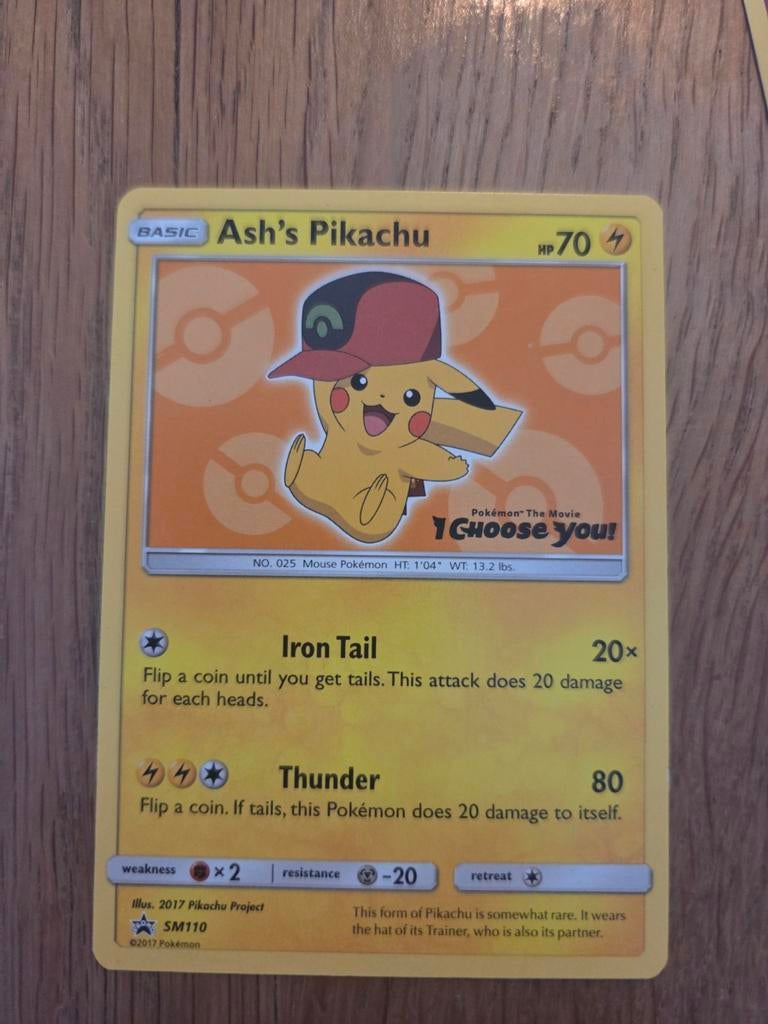 Ash's Pikachu Pokémon Kaart - SM110 Promo, Ophalen of Verzenden, Zo goed als nieuw, Losse kaart