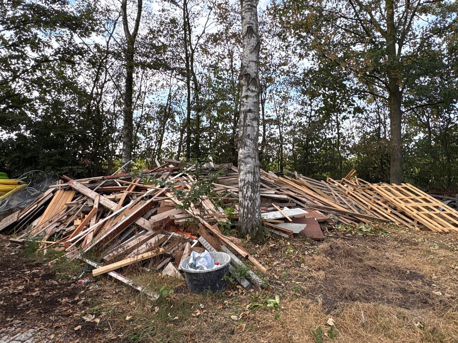 GRATIS: Diverse partij gebruikt hout en pallets, Doe-het-zelf en Verbouw, Hout en Planken, Ophalen, Gebruikt, Grenen, Balk