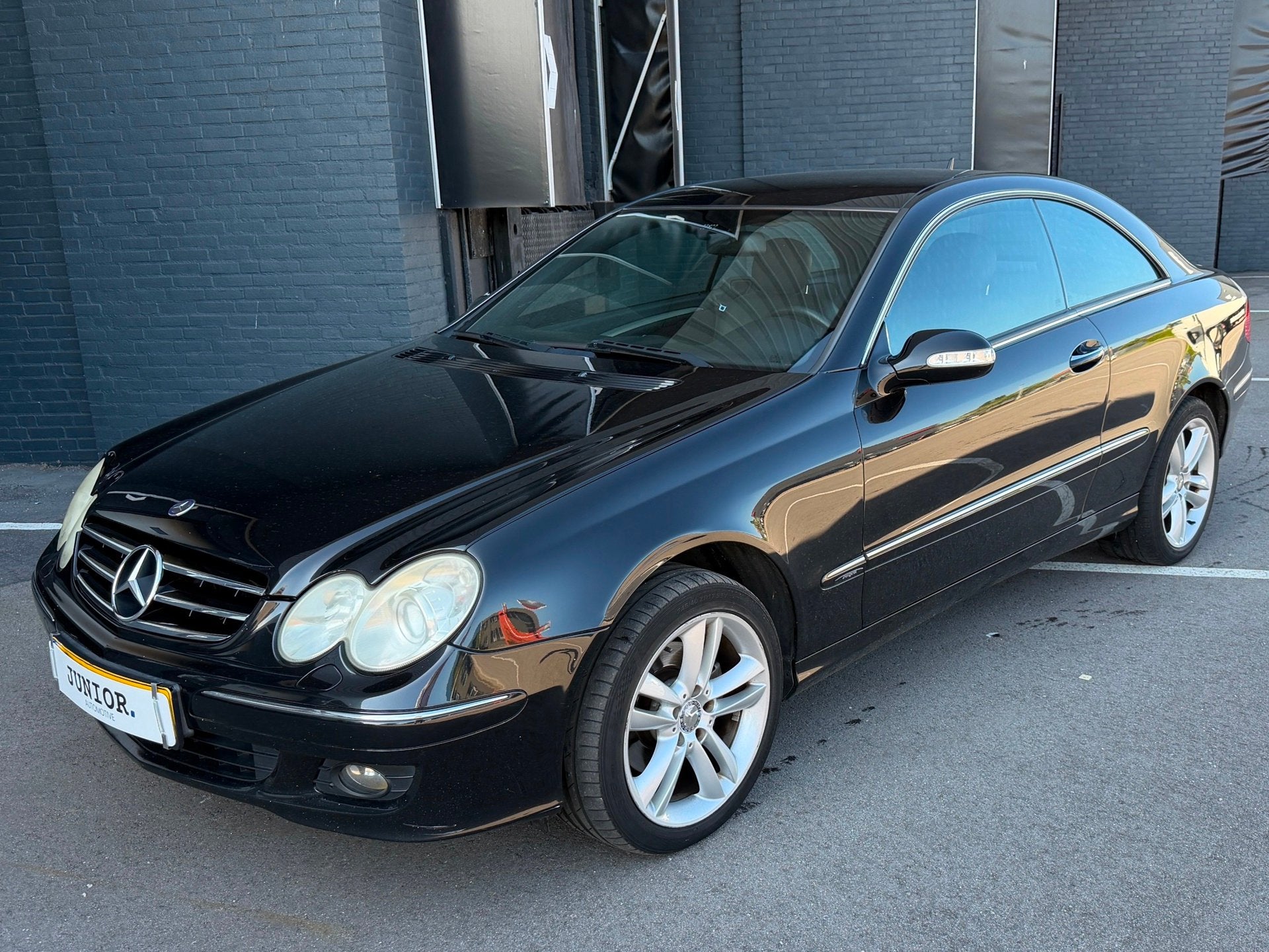 Mercedes-Benz CLK-klasse Coupé 200 K. Avantgarde AUTOMAAT/L, Auto's, Mercedes-Benz, Achterwielaandrijving, Gebruikt, Zwart, 4 cilinders
