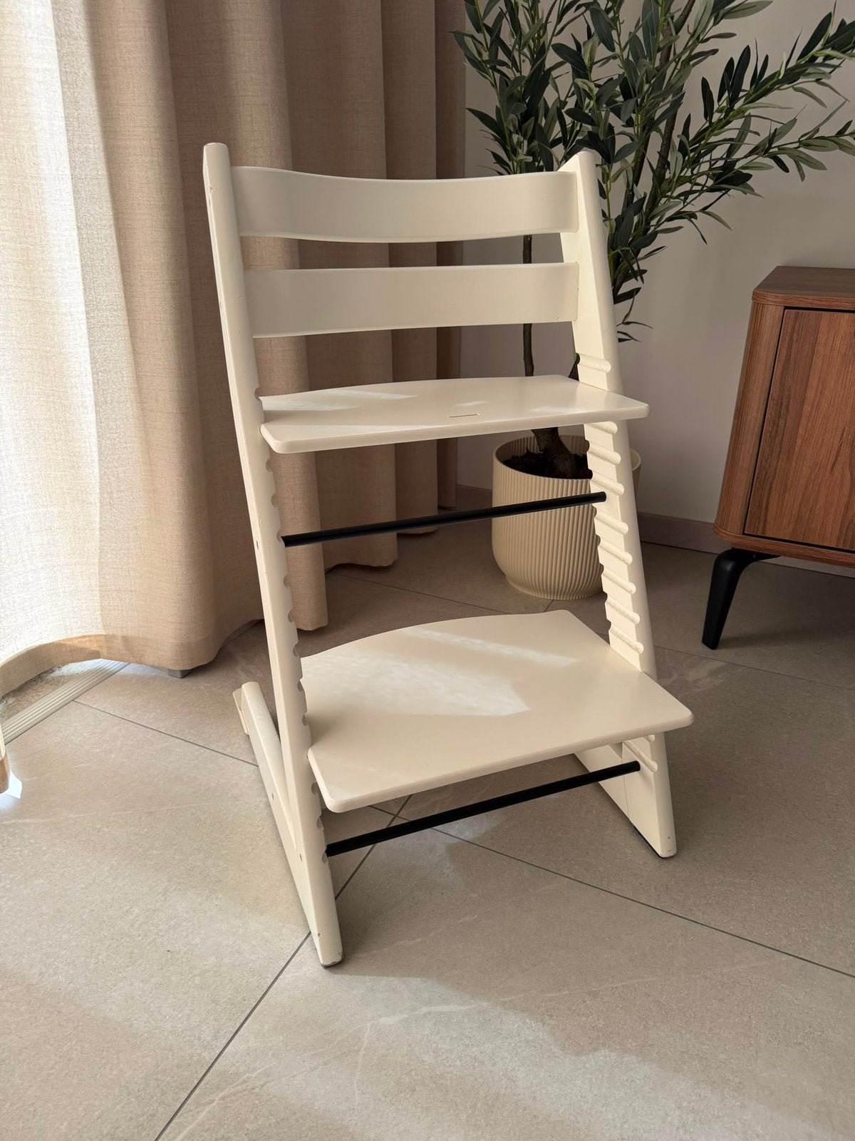 Stokke tripp trapp kinderstoel wit - trip trap, Kinderen en Baby's, Kinderstoelen, Ophalen of Verzenden, Zo goed als nieuw, Meegroeistoel