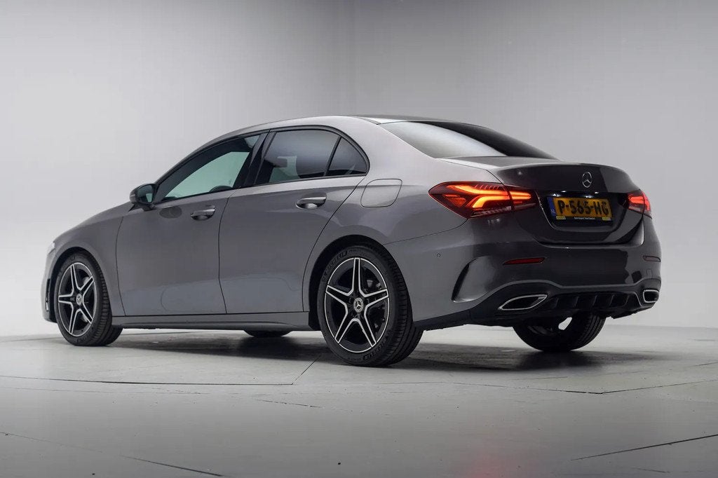 Mercedes-Benz A-Klasse 180 AMG Line Night Pack Aut. [ Sfeerv, Auto's, Automaat, 136 pk, 4 cilinders, Bedrijf