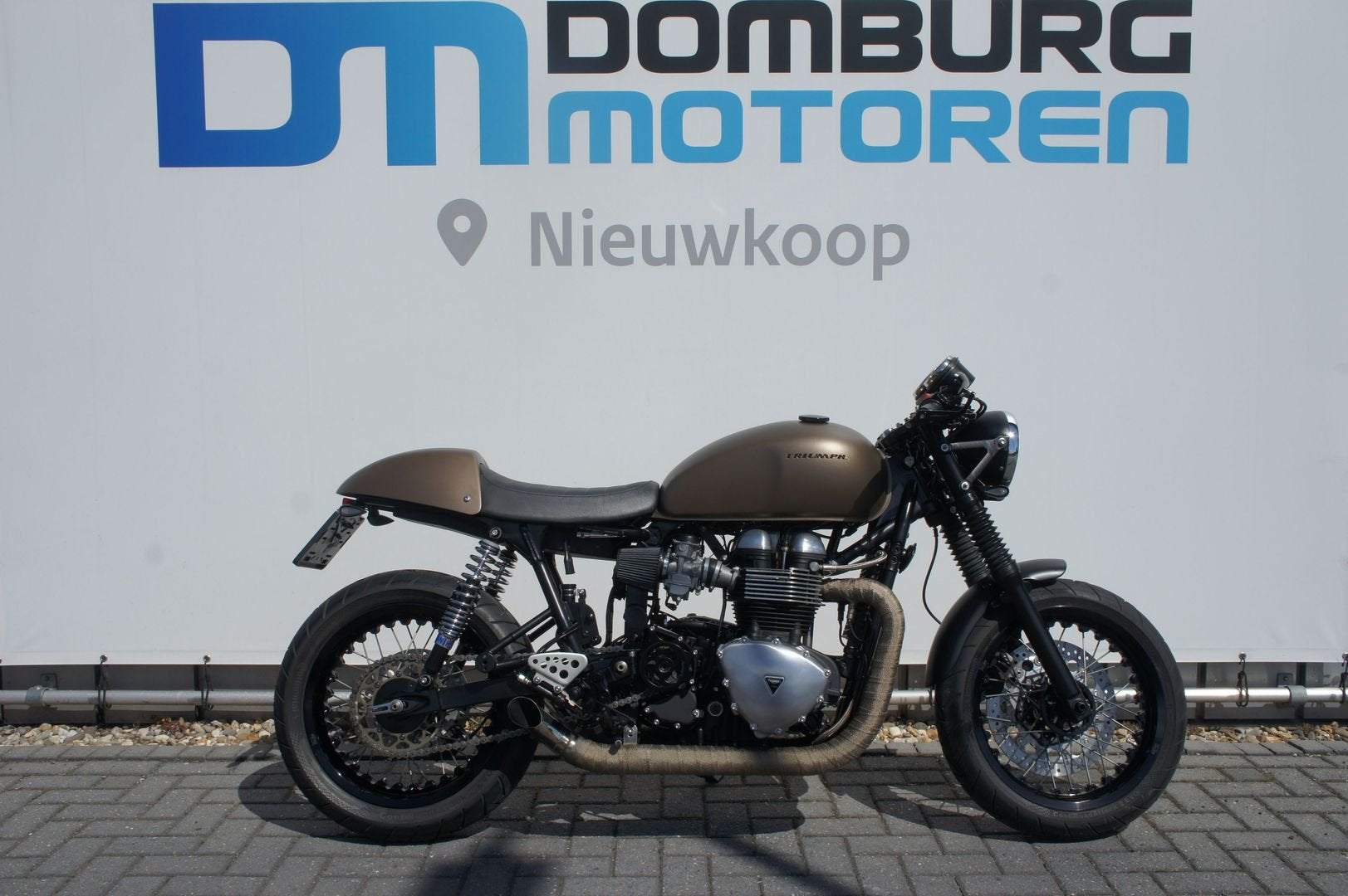 TRIUMPH THRUXTON 900 CUSTOM CAFE RACER, 2 cilinders, Motorrijbewijs A, Bedrijf, Onbekend