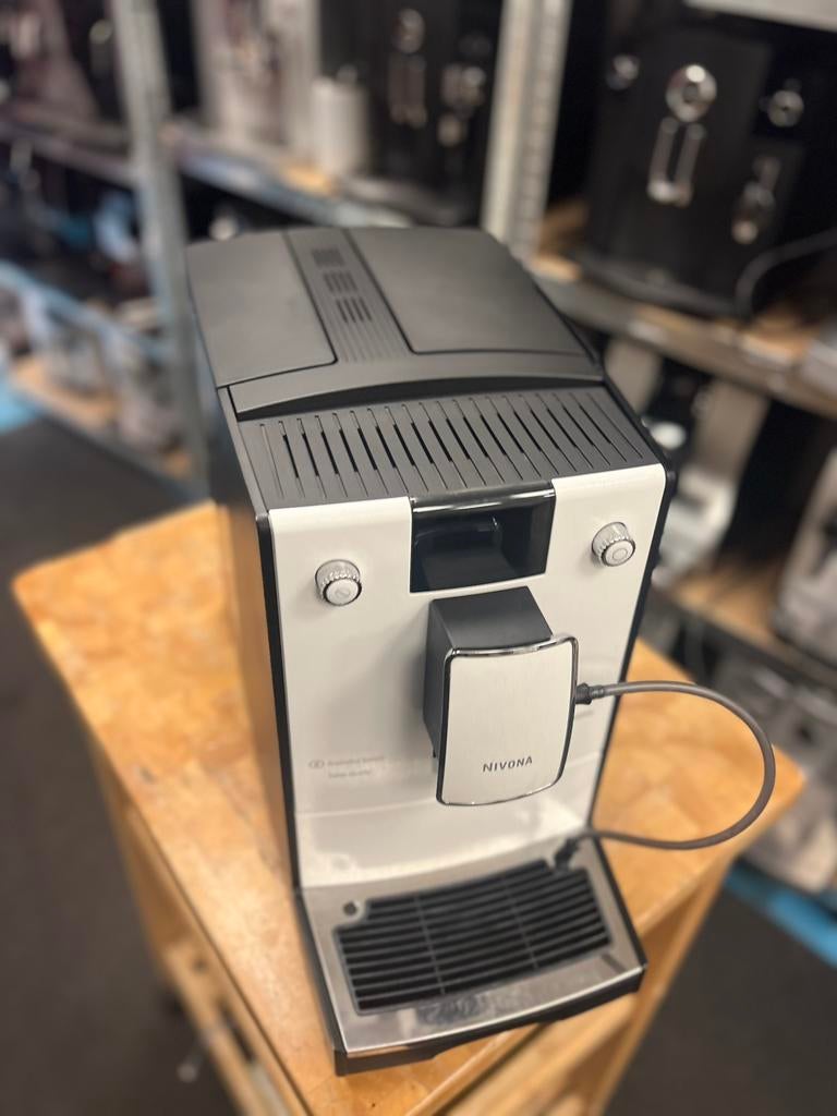 Nivona NICR 788, Afneembaar waterreservoir, Info@nivona.com, 10 kopjes of meer, Koffiemachine
