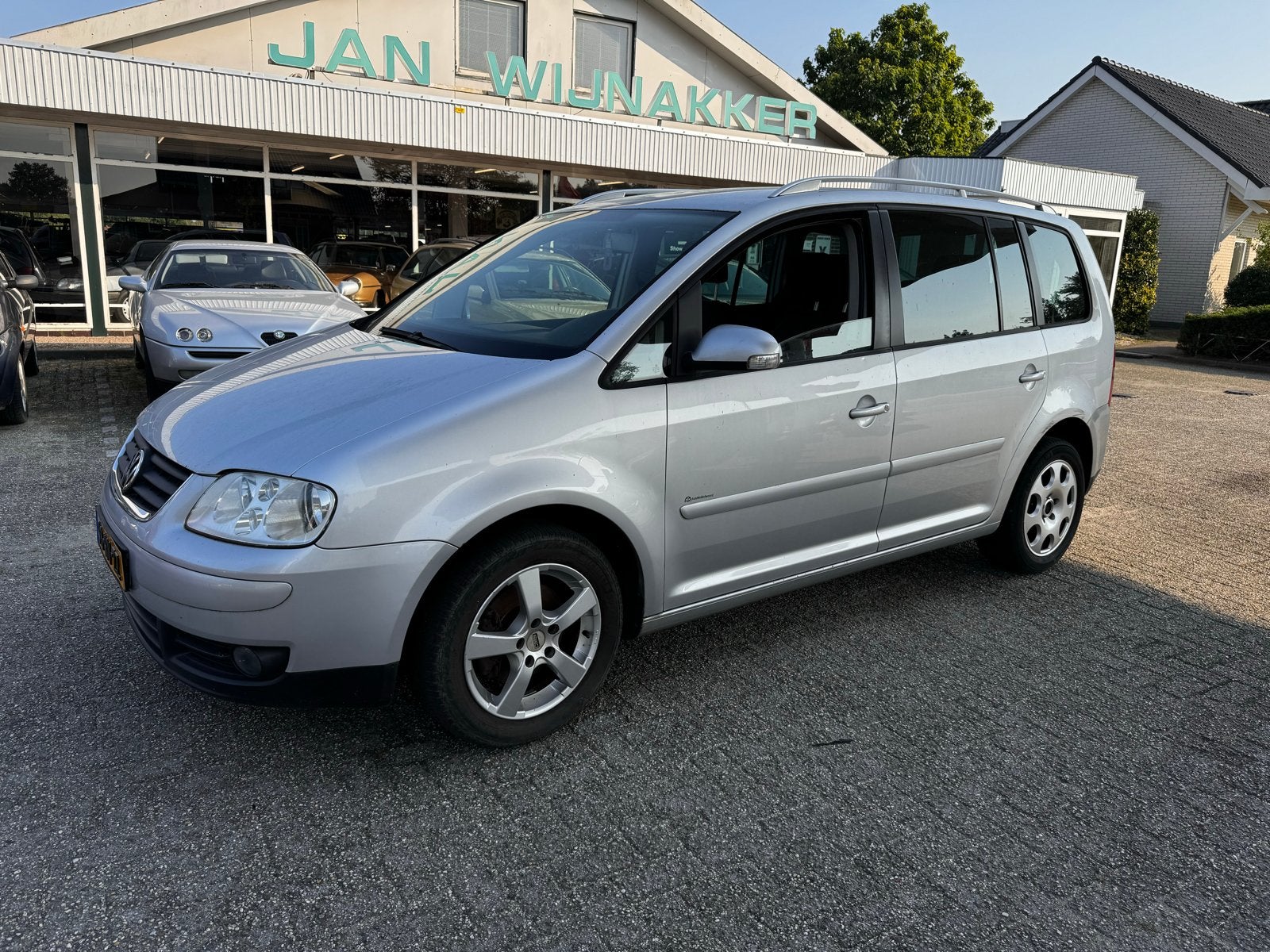 Volkswagen Touran 2.0 TDI 103KW 2005 Grijs, Auto's, Voorwielaandrijving, 4 cilinders, 7 stoelen, Origineel Nederlands