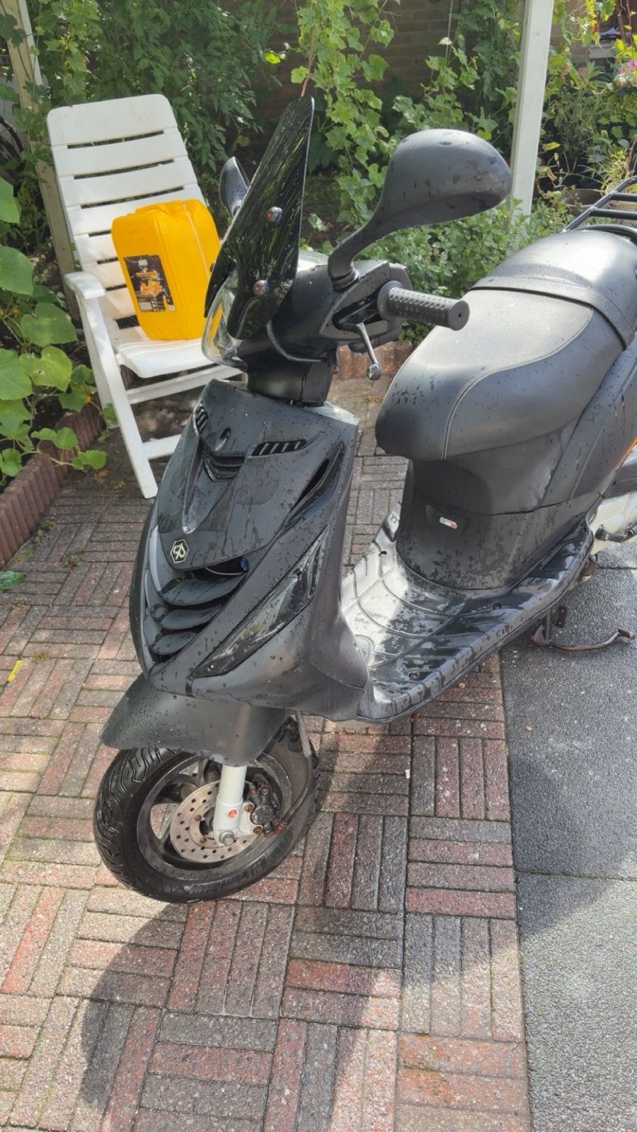 Piaggio Zip 2015 met Angel Eye en Audi LED's, Fietsen en Brommers, Gebruikt, Maximaal 45 km/u, Zip, Ophalen of Verzenden