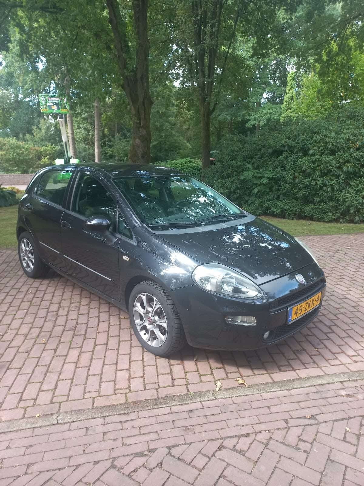 Fiat Punto 0.9 Twinair 85 5-D 2012 Zwart, Auto's, Voorwielaandrijving, Stof, Zwart, Origineel Nederlands