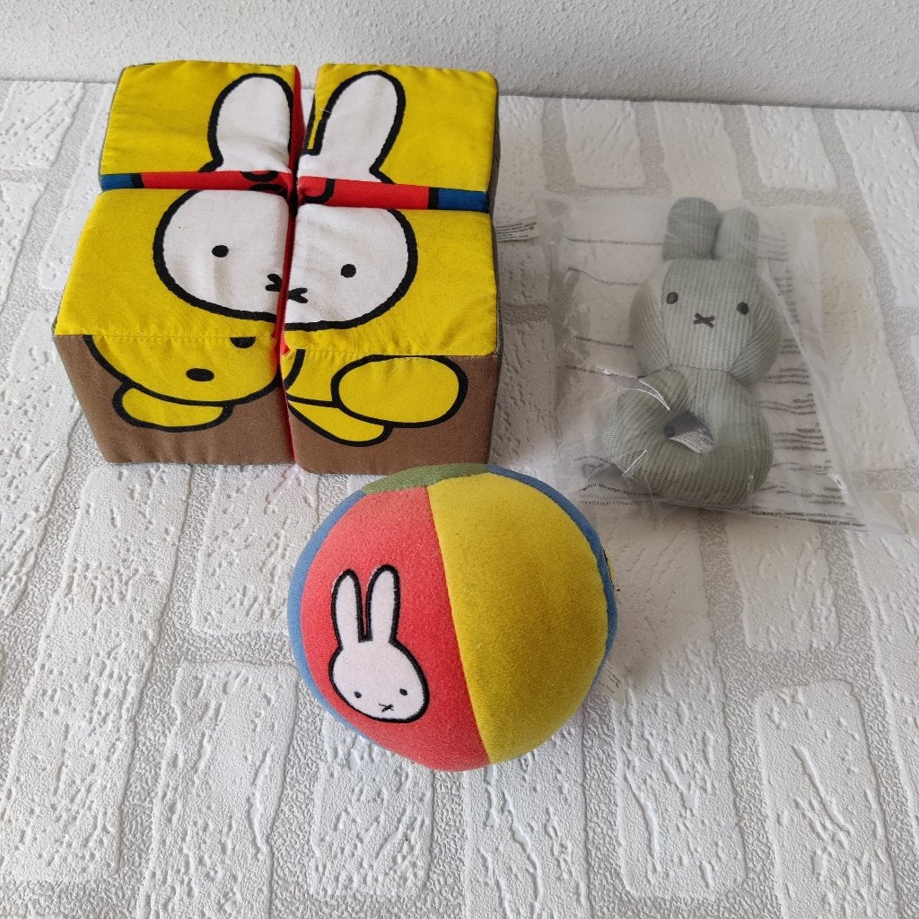 Nijntje Babyspeelgoed Set met Zachte Blokken, Bal en Rammel, Ophalen of Verzenden, Gebruikt, Overige typen