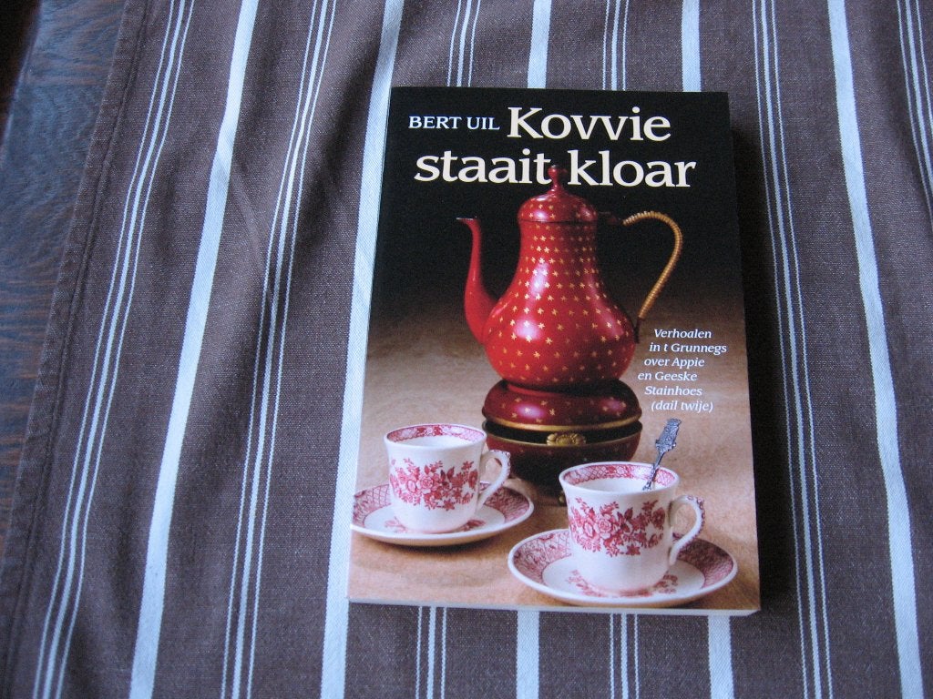 KOVVIE STAAIT KLOAR BERT UIL STREEKROMAN, Ophalen of Verzenden, Zo goed als nieuw