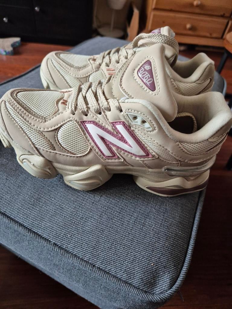 New Balance 9060 beige maat 37, Kleding | Dames, Schoenen, Beige, New Balance, Nieuw, Ophalen of Verzenden