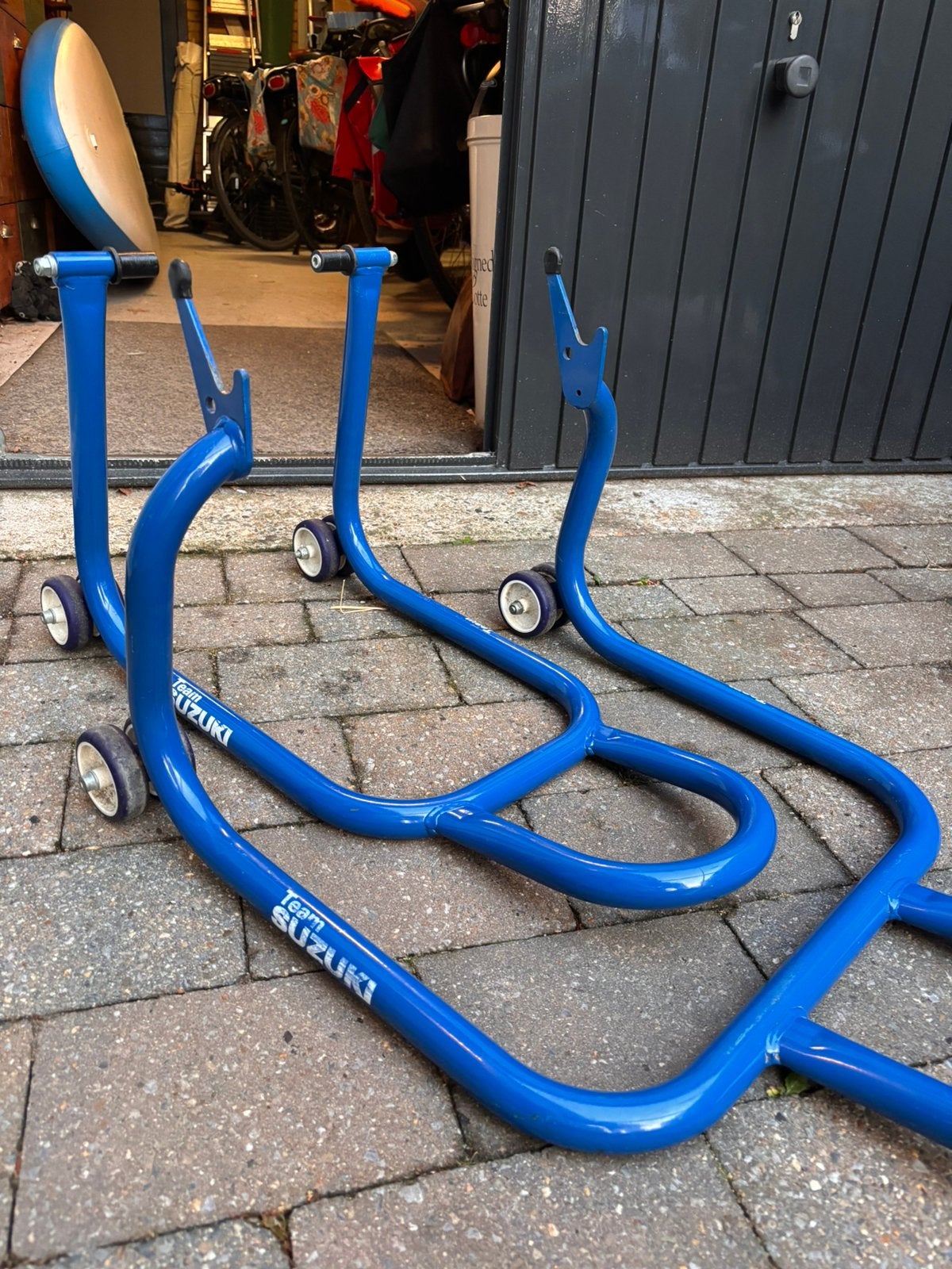 Paddock Suzuki blauw, Ophalen