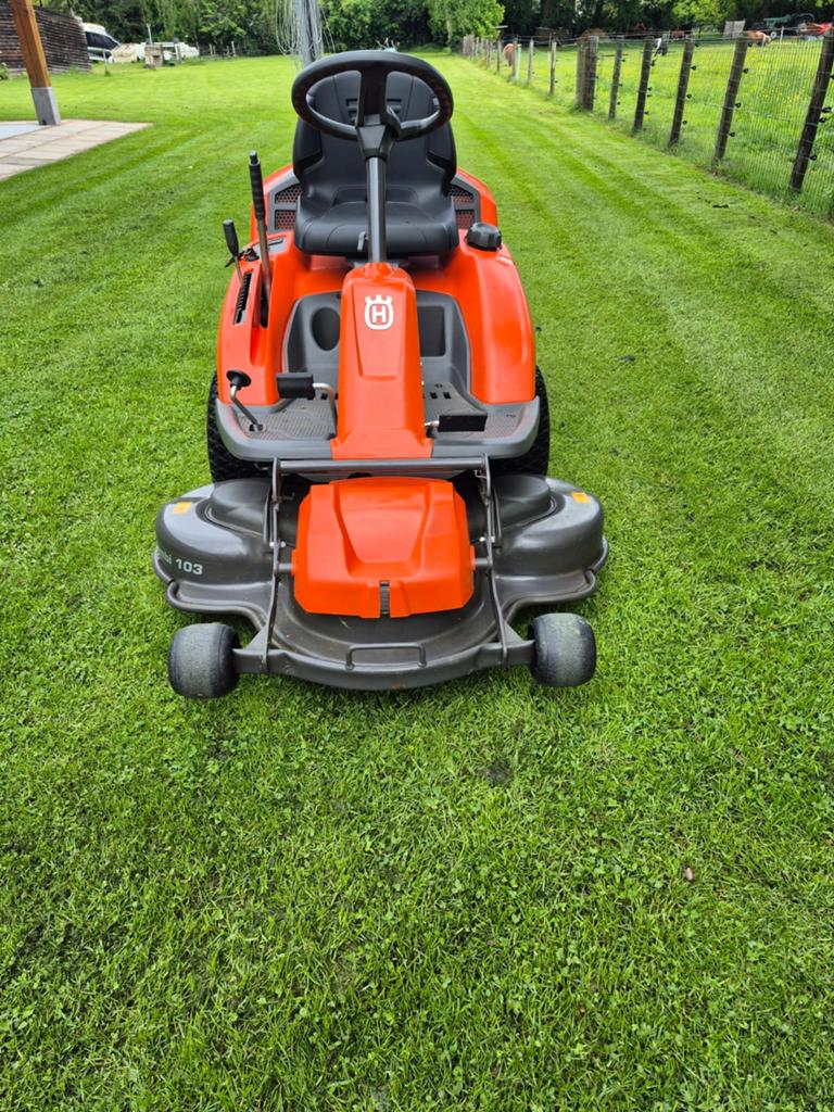 Husqvarna Zitmaaier 214 T (nieuw type) - 99 uur, Ophalen of Verzenden, Zo goed als nieuw, Husqvarna, 90 tot 120 cm