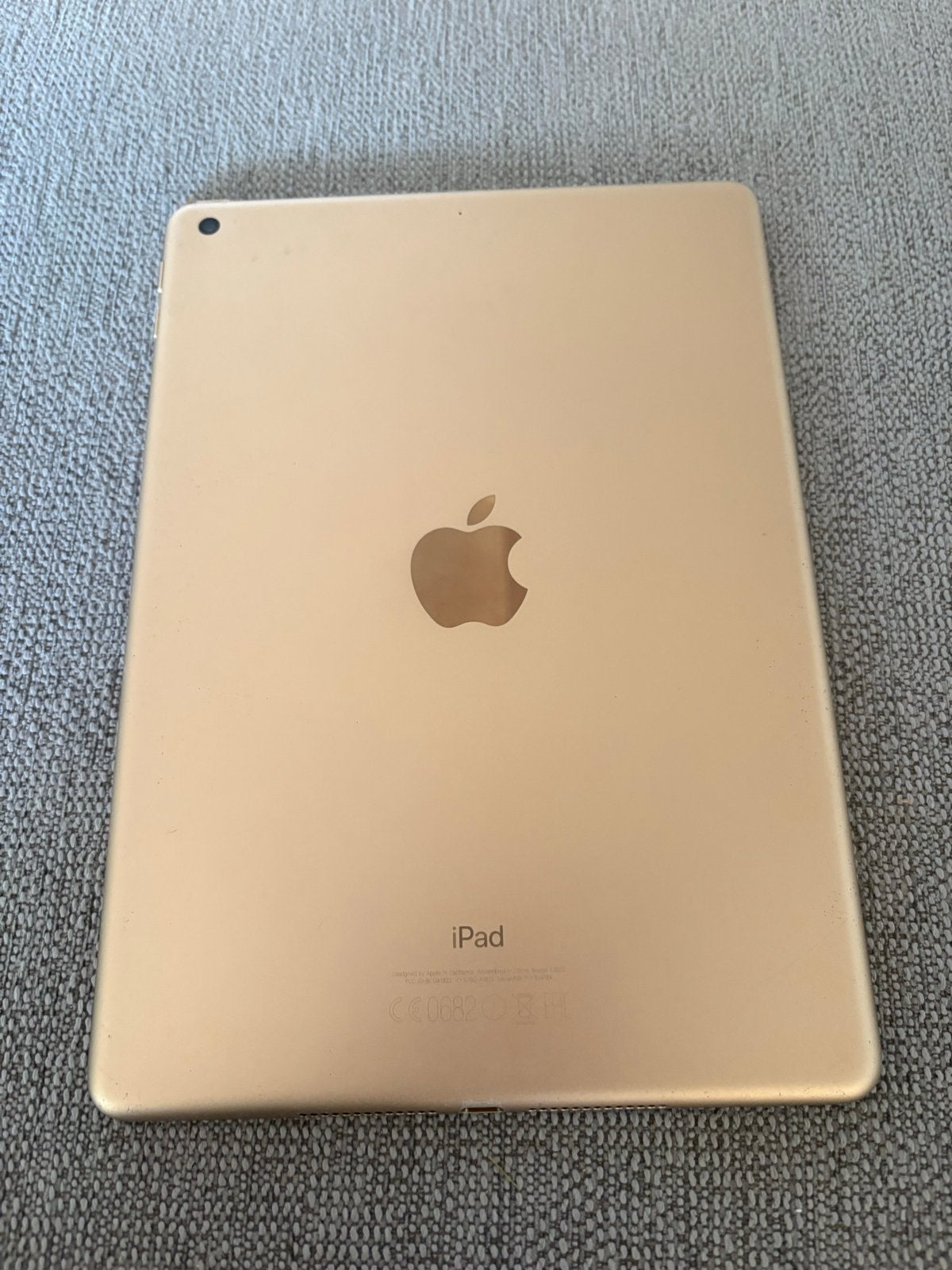 Apple iPad 9.7 (Goud) - Scherm beschadigd, Computers en Software, 10 inch, Gebruikt, 32 GB, Apple iPad