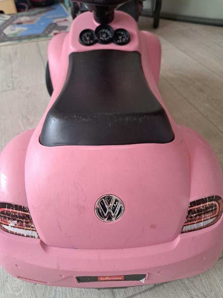 Mooie volkswagen roze loopauto peuters en kleuters, Ophalen of Verzenden, Gebruikt
